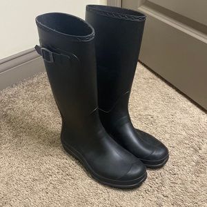 Tall rain boots